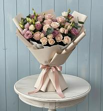 Букет цветов из:  Розы и Лизиантусы в Александровске