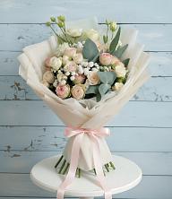 Букет цветов из:  Розы и Лизиантусы в Александровске