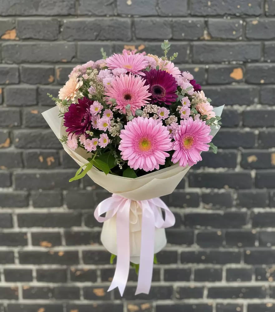 Букет цветов из: Герберы и Хризантемы в Александровске