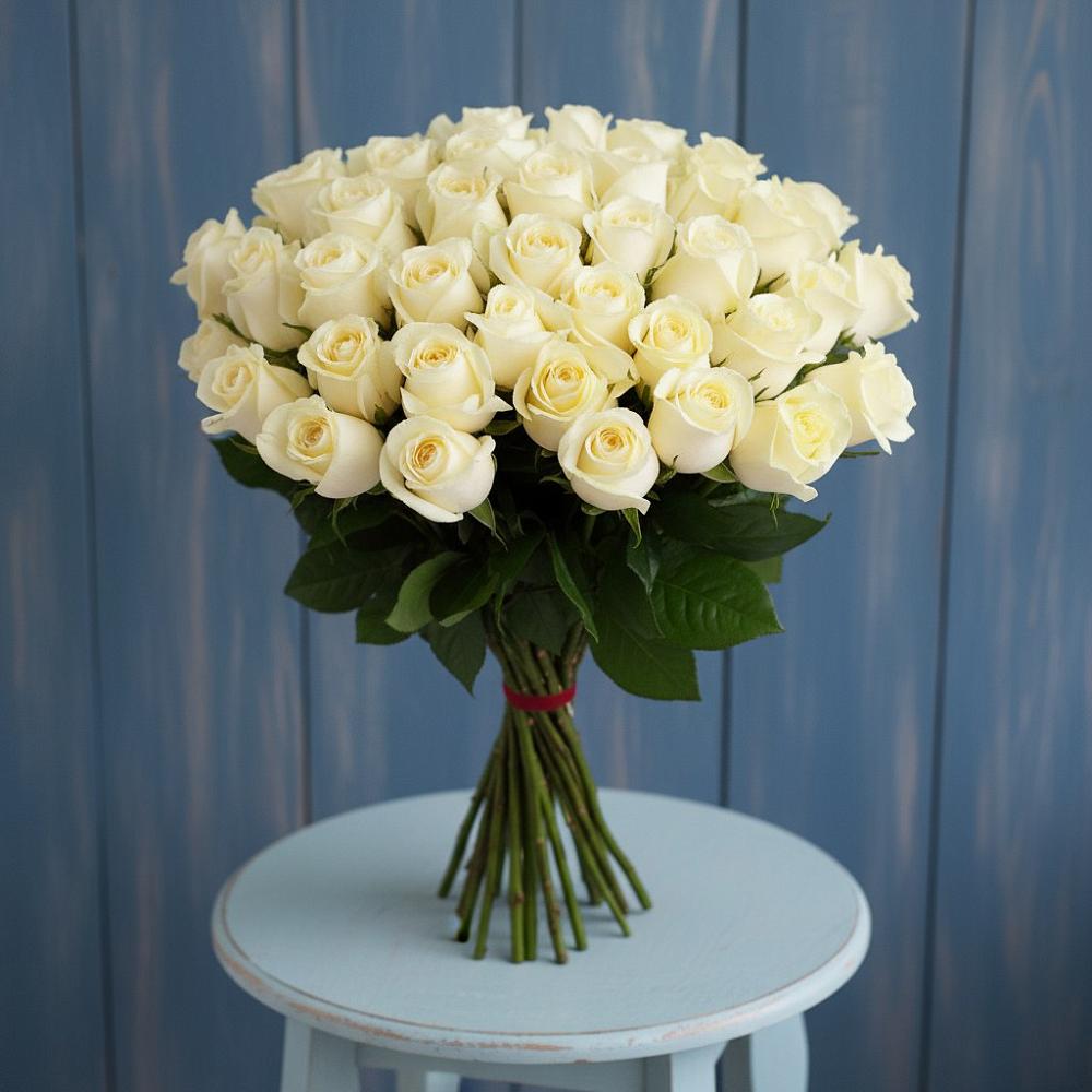 Букет 51 Белая роза Эдлесс Лав в Александровске