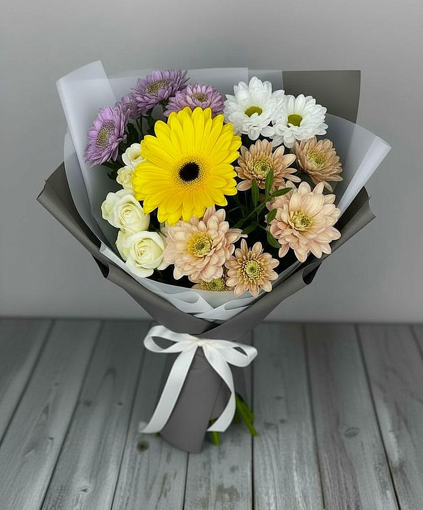 Букет цветов из: Розы, Герберы и Хризантемы в Александровске