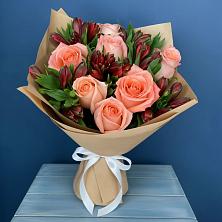 Букет цветов из:  Розы и Альстромерии в Александровске