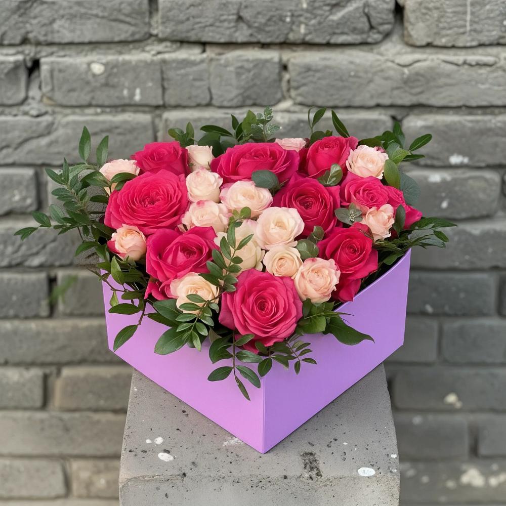 Цветочная композиция из Розы в коробке в Александровске