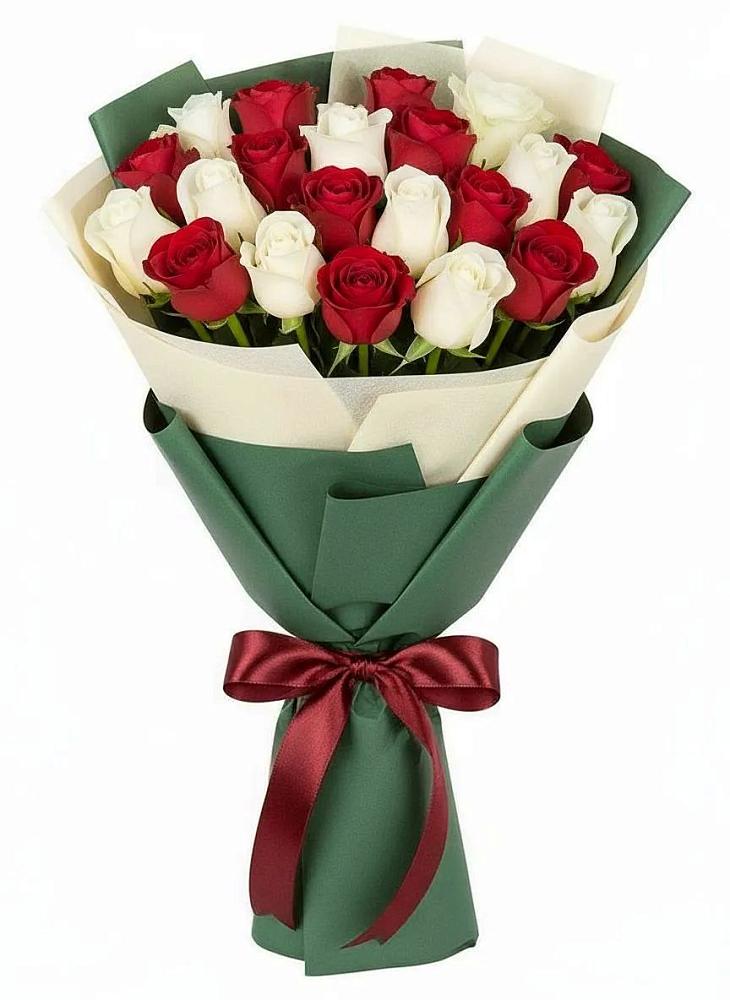 Букет Микс из красных и белых роз в Александровске
