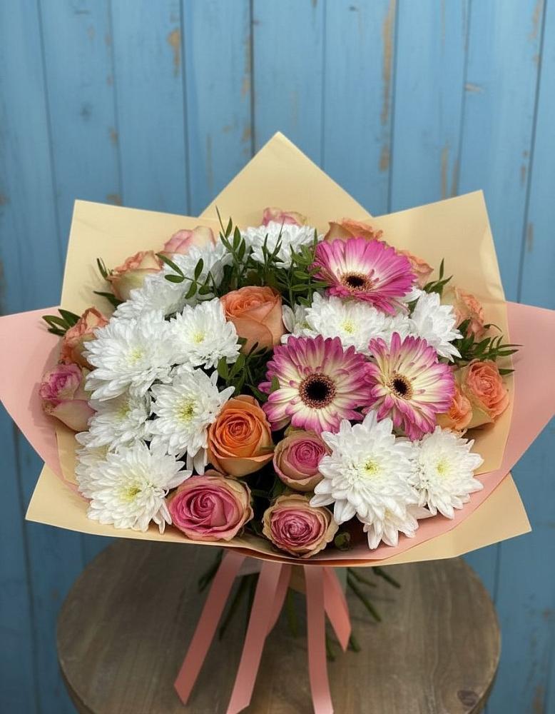 Букет цветов из: Розы, Герберы и Хризантемы в Александровске