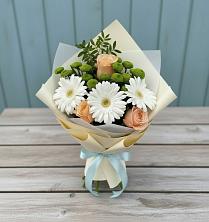 Букет цветов из:  Герберы, Розы и Хризантемы в Александровске