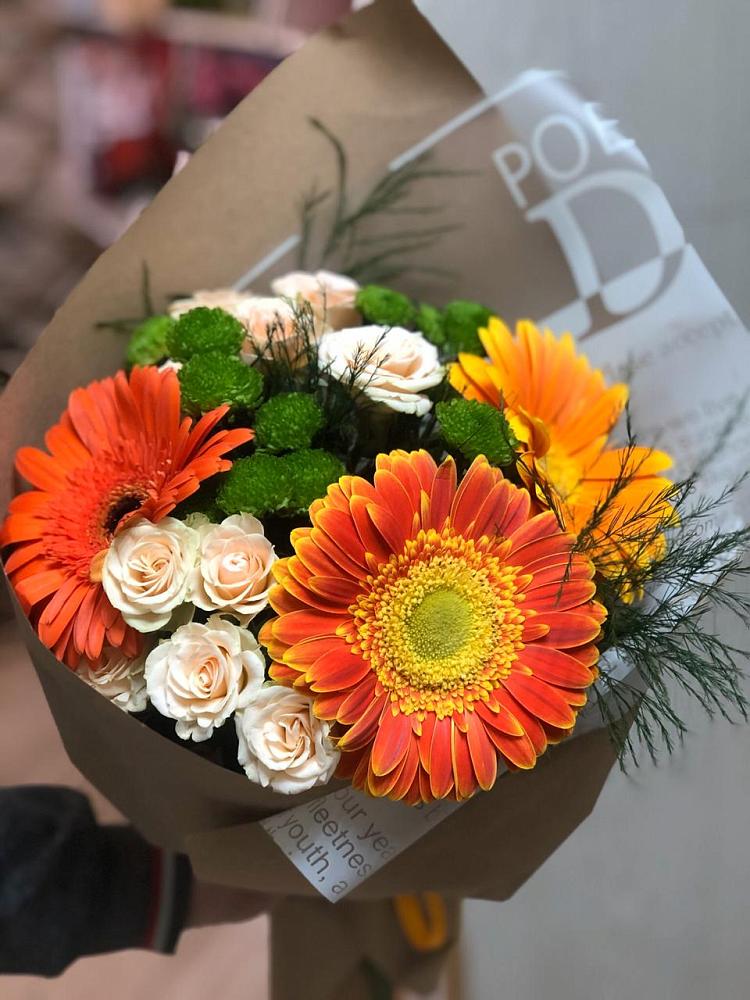 Букет цветов из: Герберы, Хризантемы и Розы в Александровске