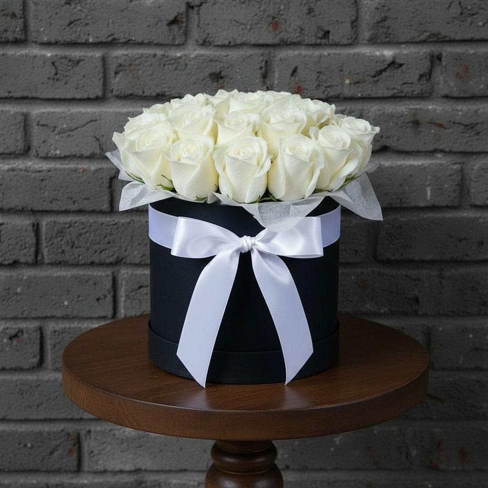 Цветочная композиция из Розы в шляпной коробке в Александровске