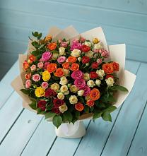 Букет Микс из разноцветных кустовых роз в Александровске