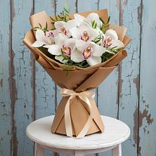 Букет цветов из:  Орхидеи и Розы в Александровске