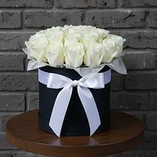 Цветочная композиция из Розы в шляпной коробке в Александровске